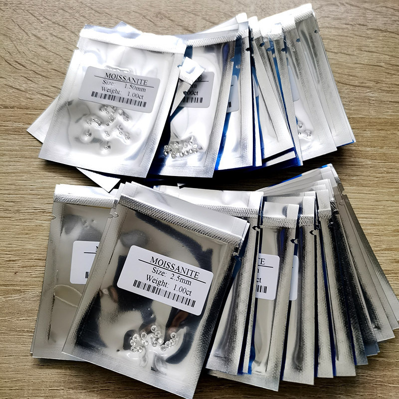 0.7-3mmd color small round Mosonite with bare stone feet reversed vvs white small crushed diamond and loose mix 231221