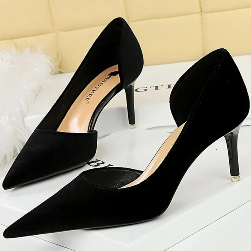Western Style Fashion Simplicity Party Women Shoes 7cm Thin High Heels Shallow Pointed Toe Side Hollow Velvet Ladies Pumps Green 240110