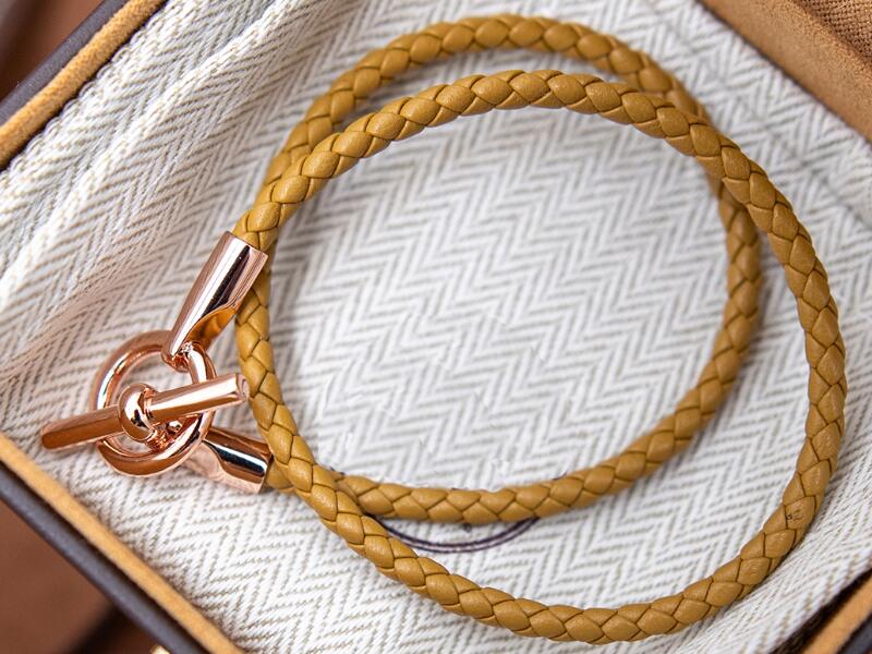 Bracelets à charme 5A Charm Bracelet à double sangle en cuir authentique pour les femmes avec une boîte à poussière Taille 16-21 Fendave