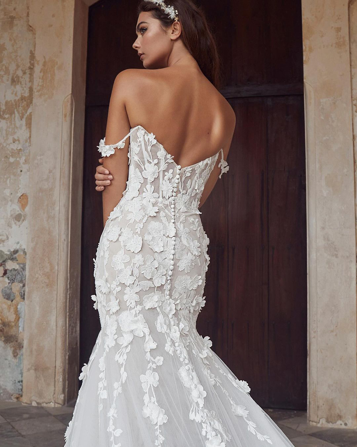 Elegant Mermaid Wedding Dresses Lace 3D Ral Appliques Sleeveless Bridal Gowns Off Shoulder Illusion Bride Dress Sweep Train Robe 0219