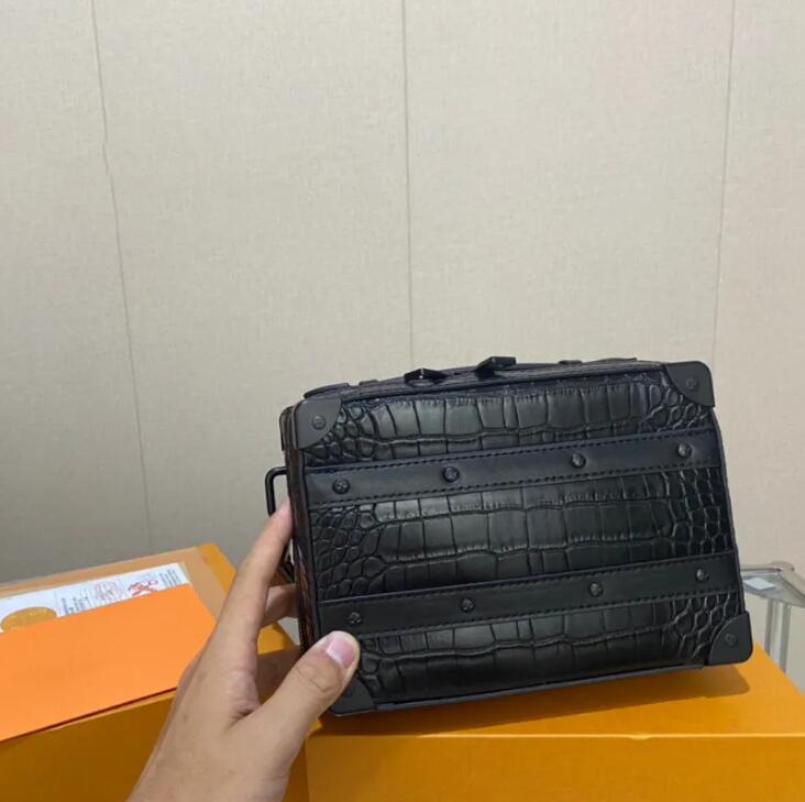 Designers Water Cup Bag Fashion Female Coffee Bags Luxurys Handbag High Quality Classic Shoulder Pocket Women Cross Body Pouch