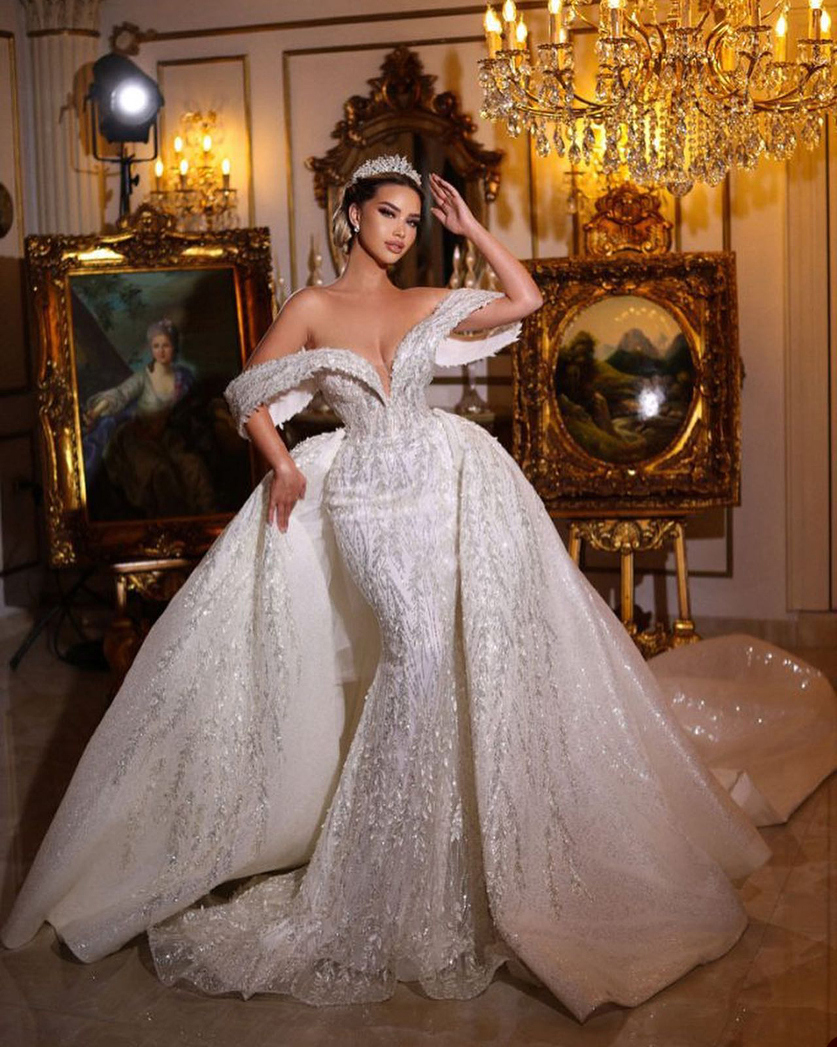 Vintage Off Shoulder Mermaid Wedding Dresses Sequined Bridal Gowns With Detachable Train Short Sleeves Bride Dresses Custom Made