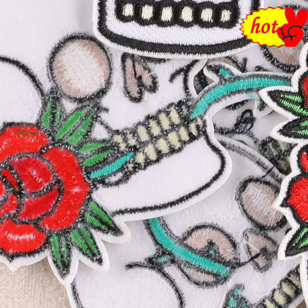 Patch Thermocollant Rock Punk Fire Lightning Skull for Clothing Iron on Puffer Jacket Designer Embroidered Sew Badges Backpack a