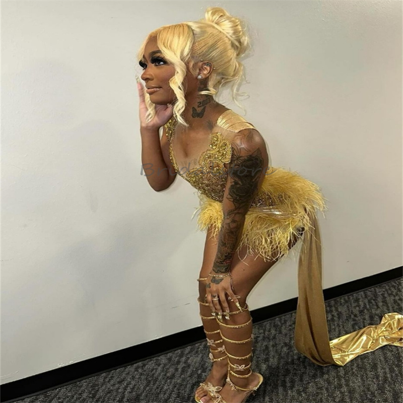 Black Girls Diamond Prom Dress With Feather Luxury Rhinestone Crystal Gold Evening Dress 2024 Baddie Short Formal Homecoming Cocktail Party Dress 2024