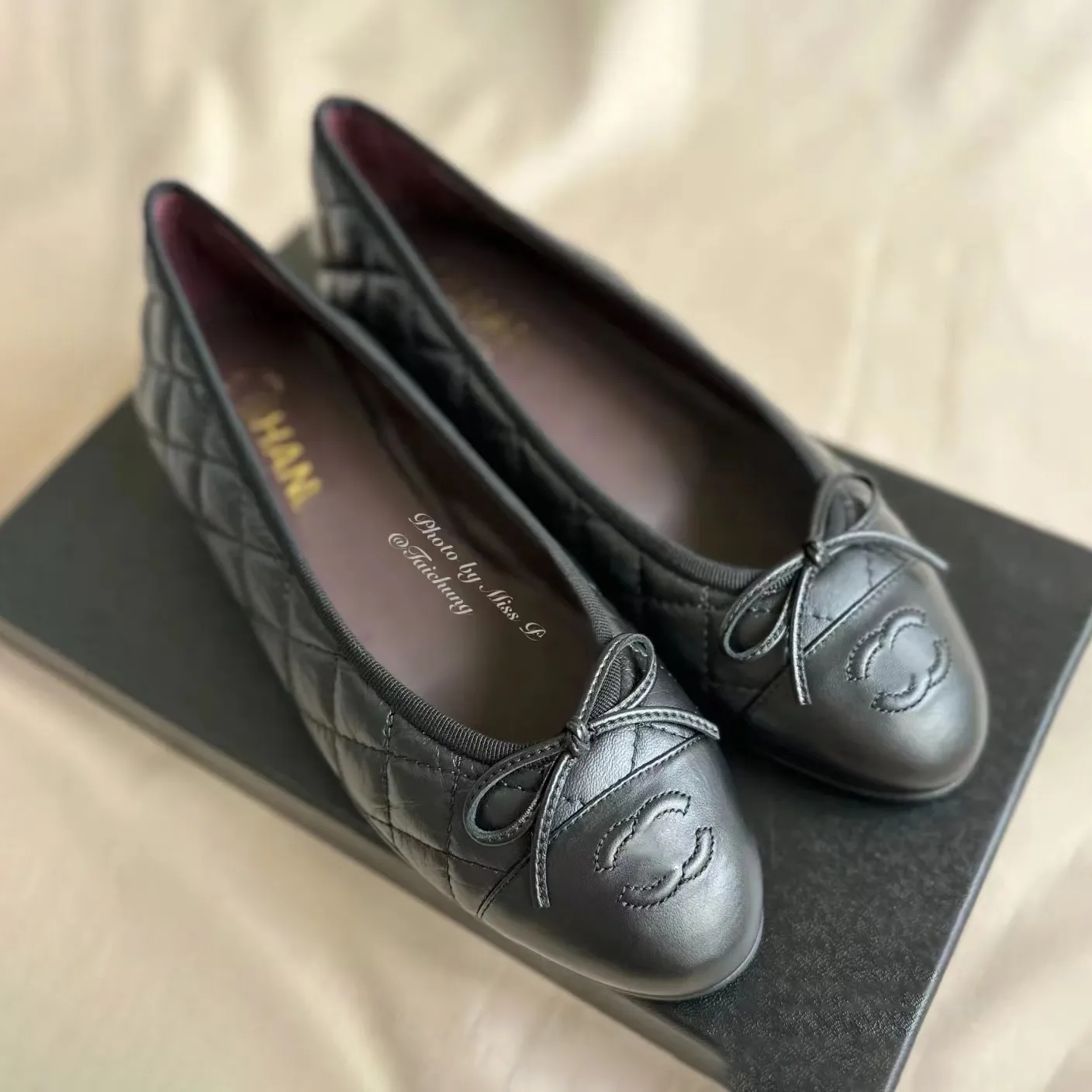 Designer Femmes Ballerines Chaussures Robe Canal de chaussure Casual Peau de mouton Pliable Danse Noir Blanc Espadrille Sandale En plein air Voya