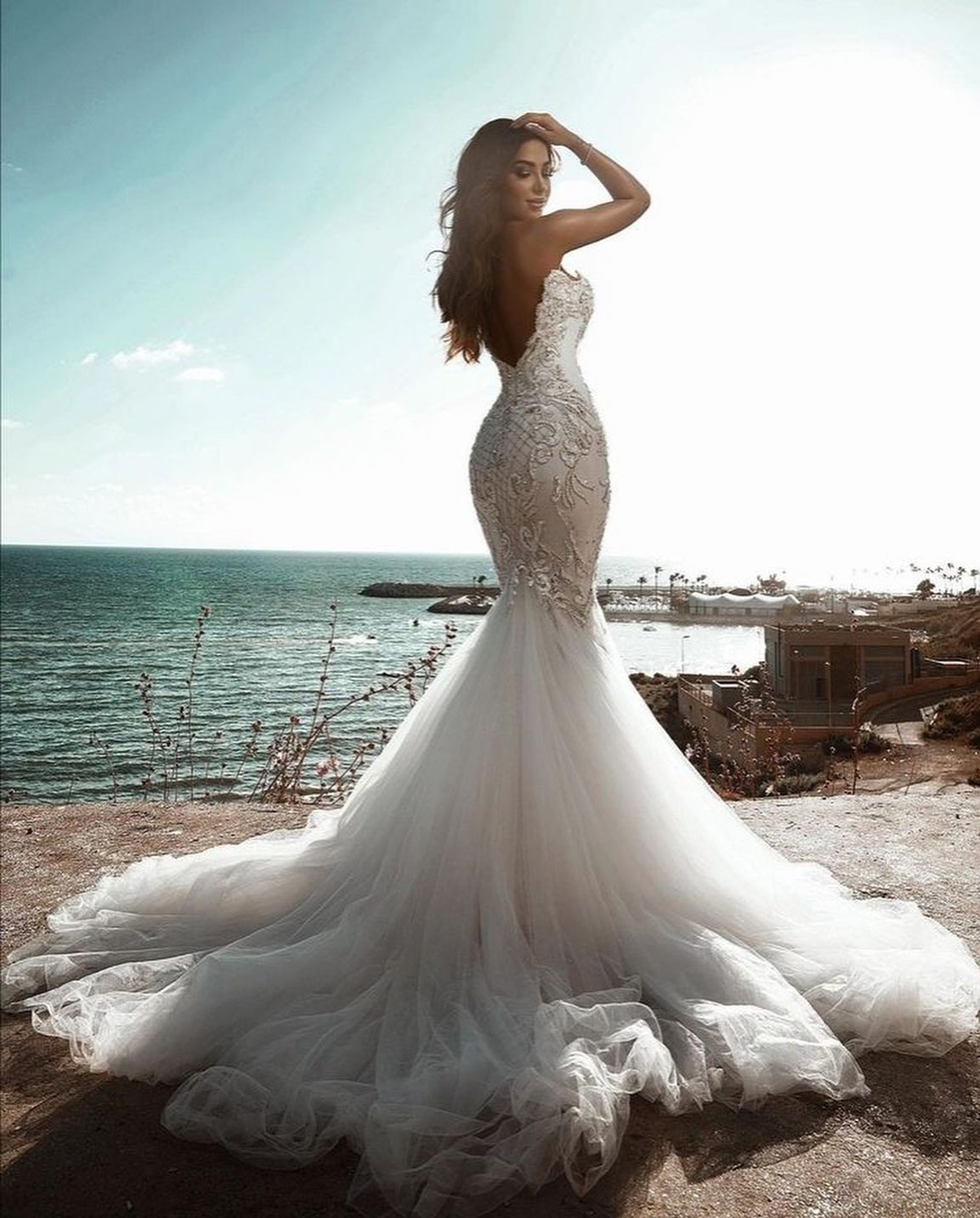 Wedding Strapless Mermaid Crystal Backless Bridal Gowns Beaded Sleeveless Ruffle Train Bride Dresses Custom Made
