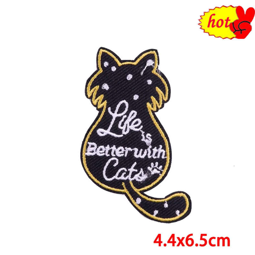 Iron on Patches for Clothes Anime Vetements Thermocollant Strijk Embroidery Applique Embroidered Jackets Ecusson Parches De Ropa