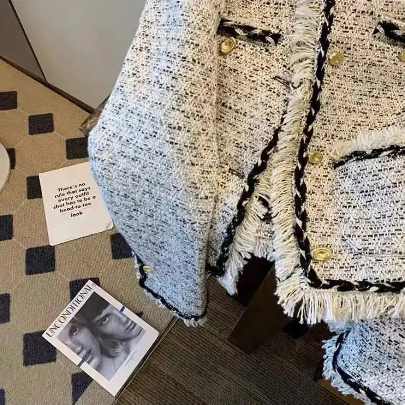 Elegant Korean Plaid Tweed Jacket Women Fall autumn winter Fashion Fringe Single Breasted oNeck Crop Coat All Match Lady E05 240112