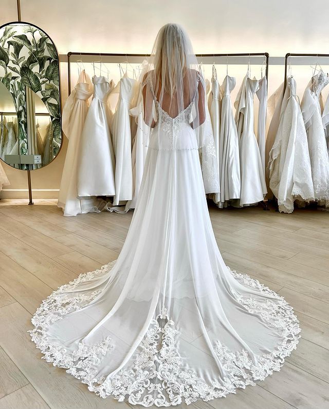 2024 Bohemian Western Country A Line Wedding Dresses Beach Spaghetti Straps Illusion Sexy Chiffon Sleeveless Bridal Gowns Side Split Sweep Train Open 