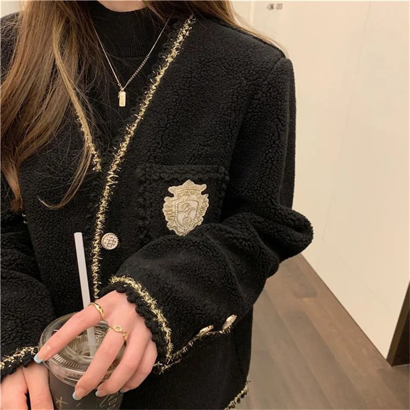 Temperament Vneck Single Breasted Big Pocket Tweed Coats For Women Winter Plus Velvet Size 5xl Jacket Elegant Casual Tops 240112