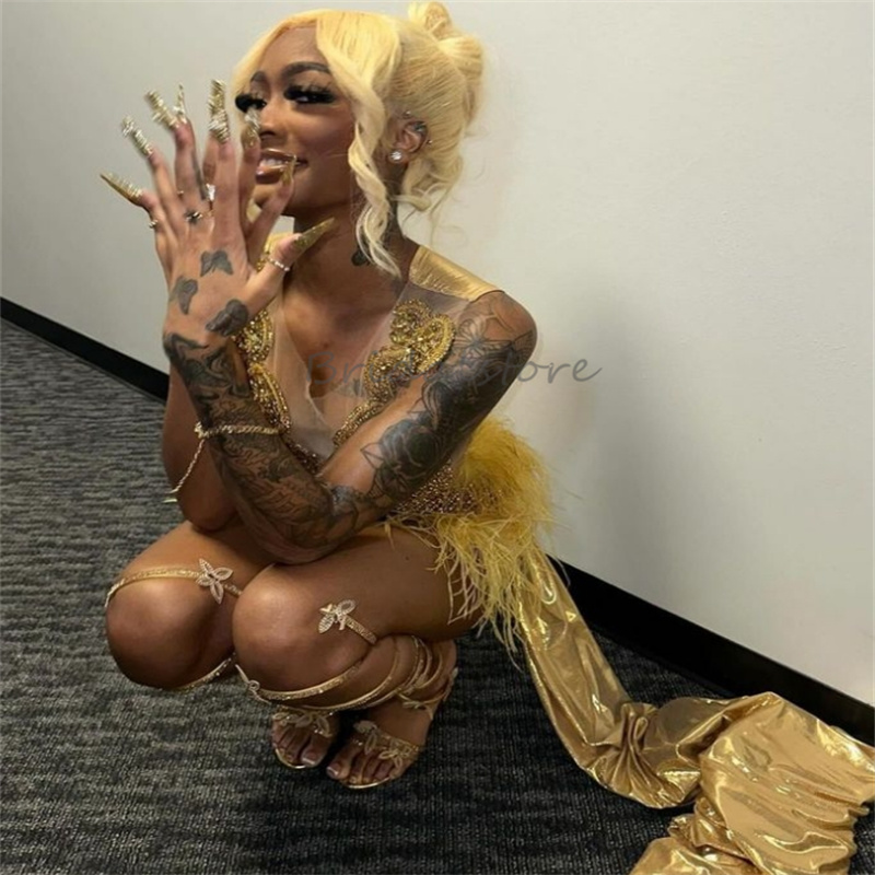 Black Girls Diamond Prom Dress With Feather Luxury Rhinestone Crystal Gold Evening Dress 2024 Baddie Short Formal Homecoming Cocktail Party Dress 2024