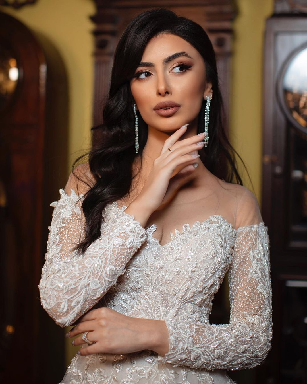 Elegant Lace A Line Wedding Dress Sweetheart Full Sleeve Bridal Gowns Court Train Applique Robe De Soiree