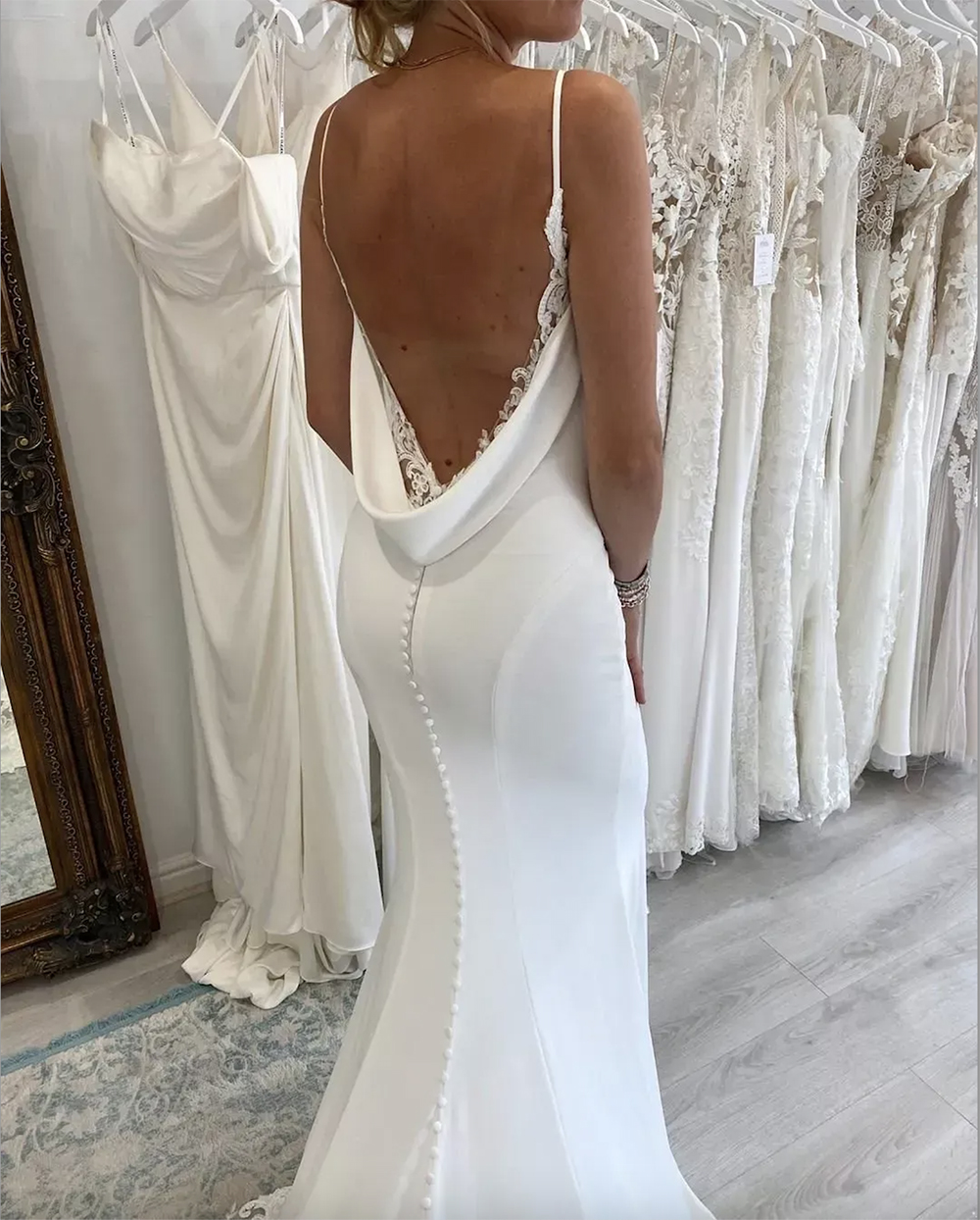 Sexy Backless Mermaid Wedding Spaghetti Straps Lace Appliques Button Covered Open Back Long Bridal Gowns Dresses Custom Made 2024 0707