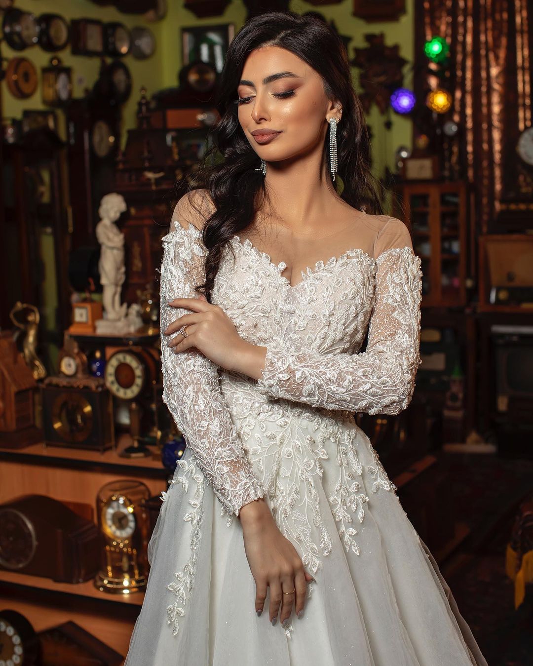 Elegant Lace A Line Wedding Dress Sweetheart Full Sleeve Bridal Gowns Court Train Applique Robe De Soiree