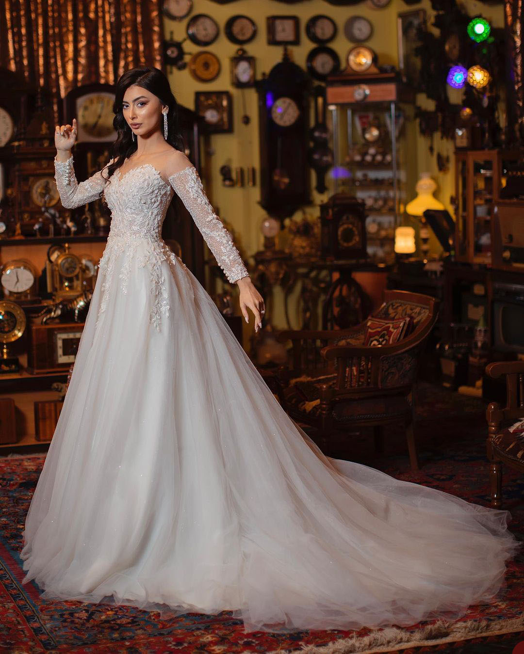 Elegant Lace A Line Wedding Dress Sweetheart Full Sleeve Bridal Gowns Court Train Applique Robe De Soiree
