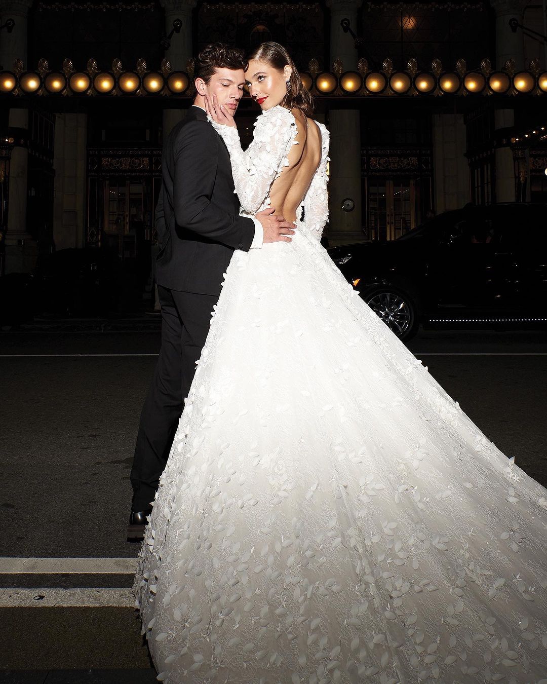 Simple Lace A Line Wedding Dress Sexy Applique Backless Saudi Arabic Full Sleeve Bridal Gown Custom Made