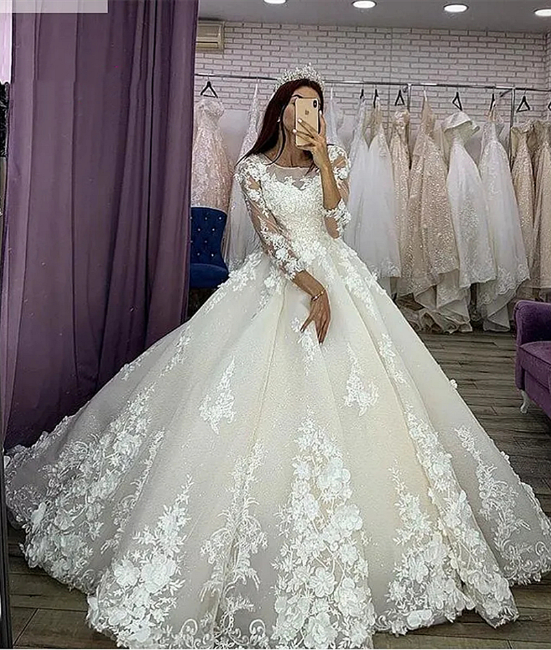 Luxury Wedding Dress 3D Floral Appliques Long Sleeves Princess Bridal Gowns Scoop Neck Glitter Tulle Ivory Lace Bride Dresses 2024