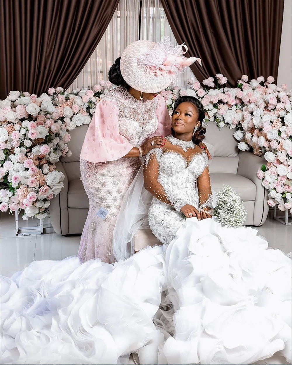 2024 Mermaid Wedding Dresses Ruffles Bridal Gown Chapel Train Jewel Neck Long Sleeves Tulle Beaded Applique Sequins Custom Made Plus Size vestidos de 