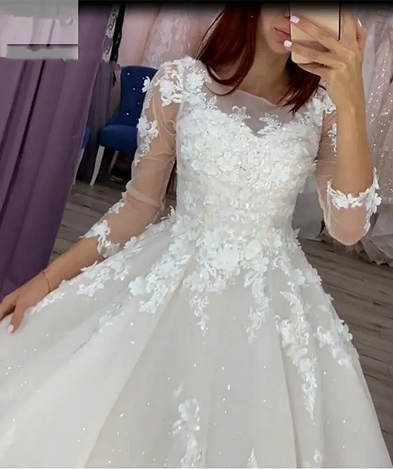 Luxury Wedding Dress 3D Floral Appliques Long Sleeves Princess Bridal Gowns Scoop Neck Glitter Tulle Ivory Lace Bride Dresses 2024
