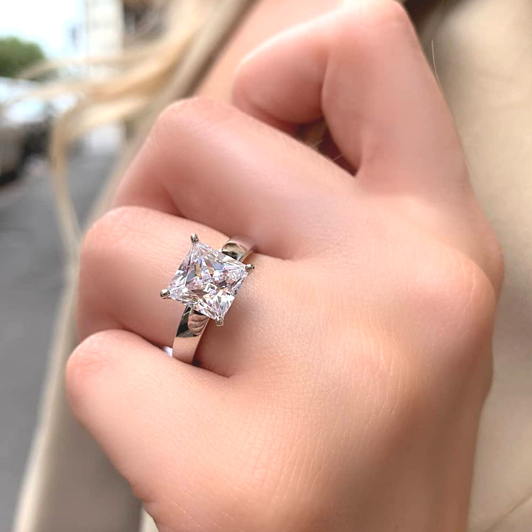 2024 Top Sell Wedding Rings Luxury Jewelry Solitaire Real 100% 925 Sterling Silver Princess Cut White Moissanite Diamond Gemstones Party Women Engagem