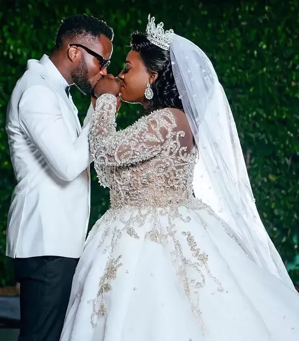 Ivory Wedding Dresses White Bridal Gowns Custom Zipper Lace Up Plus Size New A Line Tulle Formal V-Neck Long Sleeve Beaded Crystal