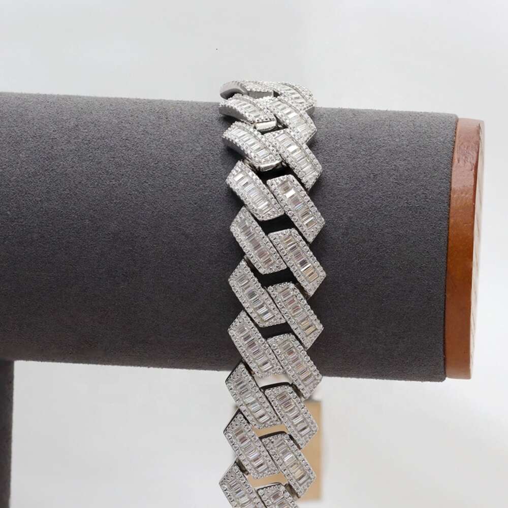 Paston Custom Jewelry 925 Silver 18mm 8inches Moissanite Cuban Chain Round Shape Moissanite Bracelet