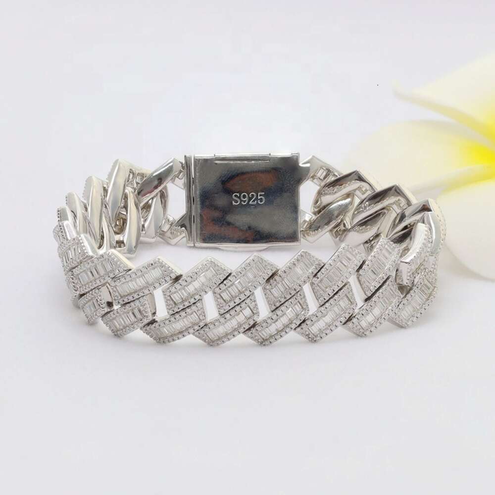 Paston Custom Jewelry 925 Silver 18mm 8inches Moissanite Cuban Chain Round Shape Moissanite Bracelet