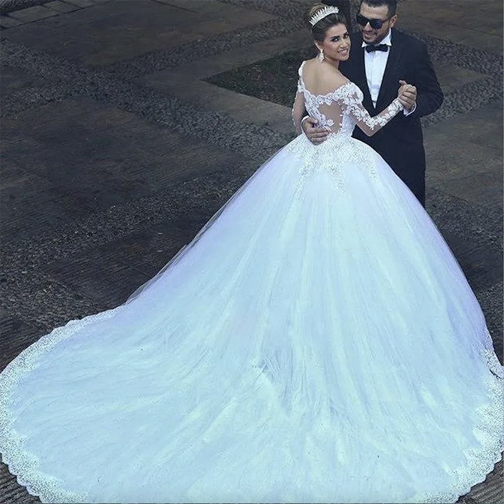 Lace Wedding Veils Cathedral Length Bridal Veils Lace Edge Appliqued Sequined 3m Long Customized With Church Head Covering Scarf