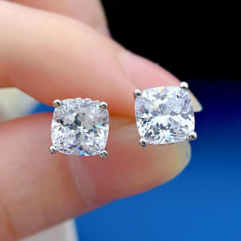 Choucong 2024 Stud Earrings Solitaire Luxury Jewelry Real 100% 925 Sterling Silver Cushion Shape Natural Moissanite Gemstones Party Women Bridal Earri