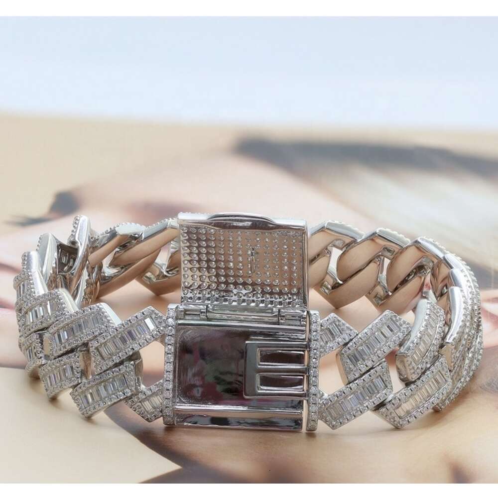 Paston Custom Jewelry 925 Silver 18mm 8inches Moissanite Cuban Chain Round Shape Moissanite Bracelet