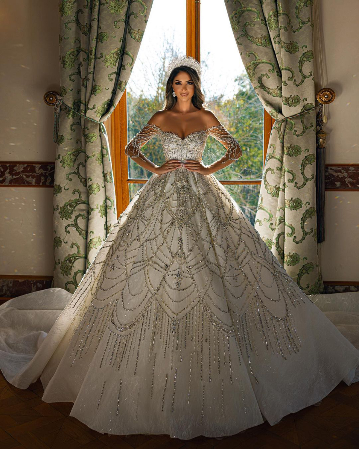 Gorgeous A Line Women Wedding Dress Sheer Neck Long Sleeves Bridal Gowns Crystal Beading Zipper Court Train Dress For Bride Custom Made