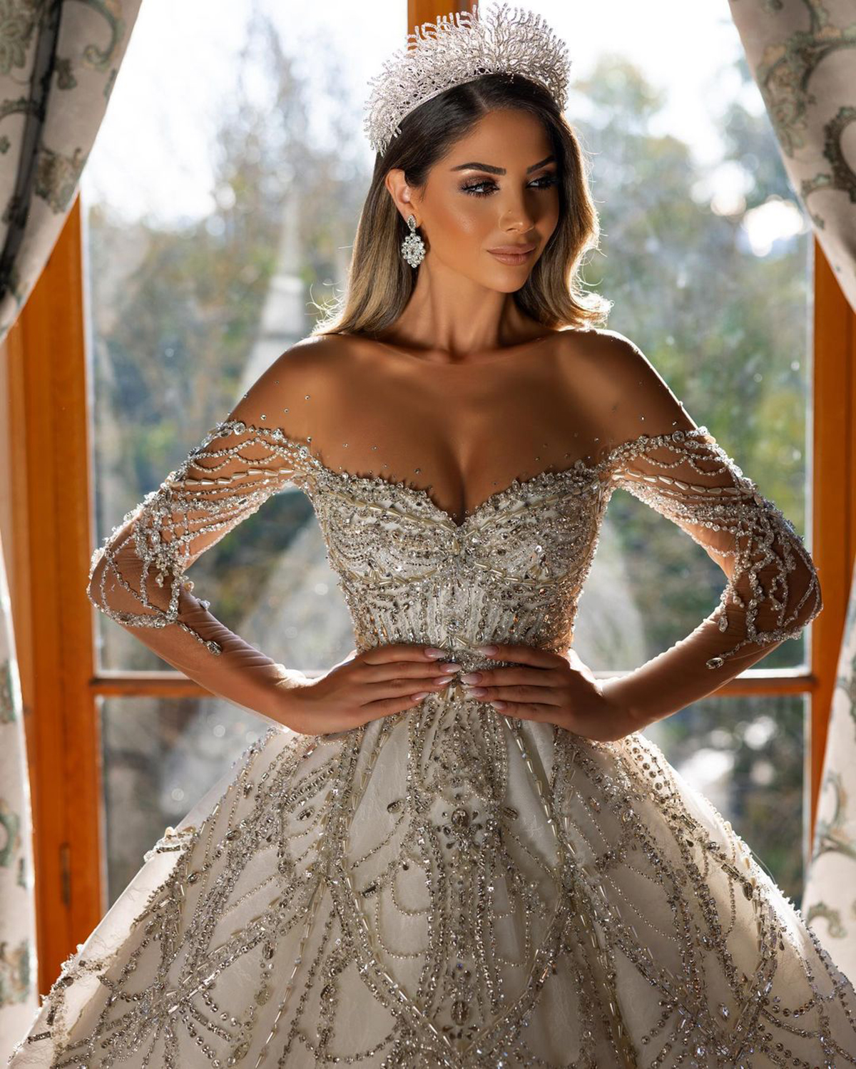 Gorgeous A Line Women Wedding Dress Sheer Neck Long Sleeves Bridal Gowns Crystal Beading Zipper Court Train Dress For Bride Custom Made