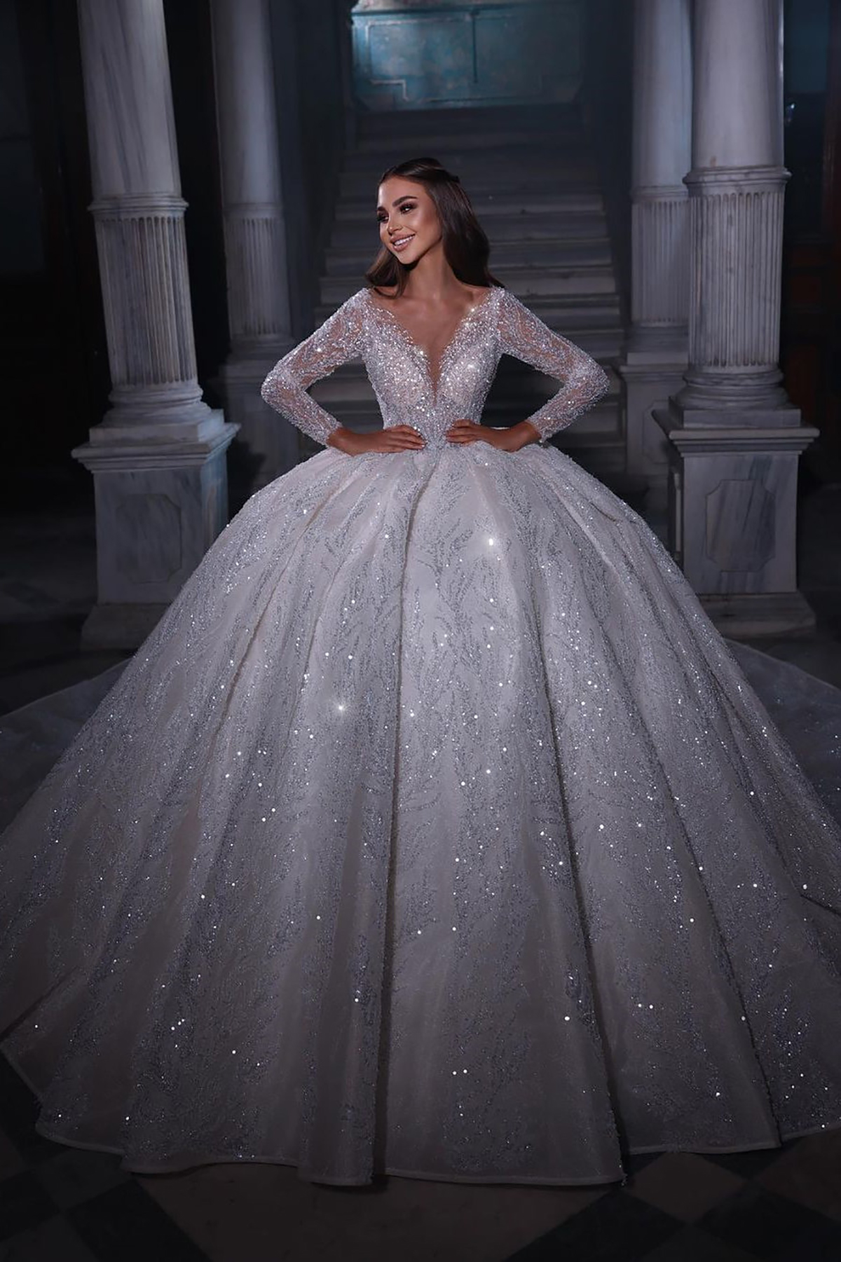 Luxury Ball Gown Wedding Dresses Sheer Neck Long Sleeves Bridal Gowns Sequins Sweep Train Dress For Bride Custom Made Vestido De Novia