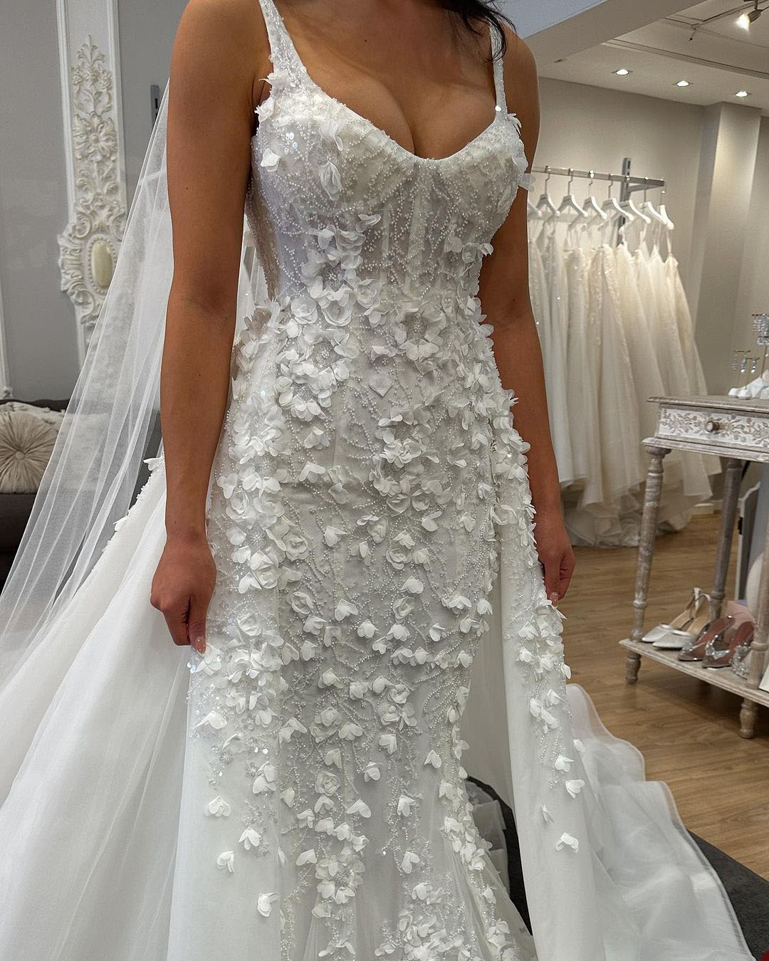 Luxurious Beading Mermaid Wedding Dress Exquisite Spaghetti Straps 3D Floral Applique Bridal Gown Custom Made