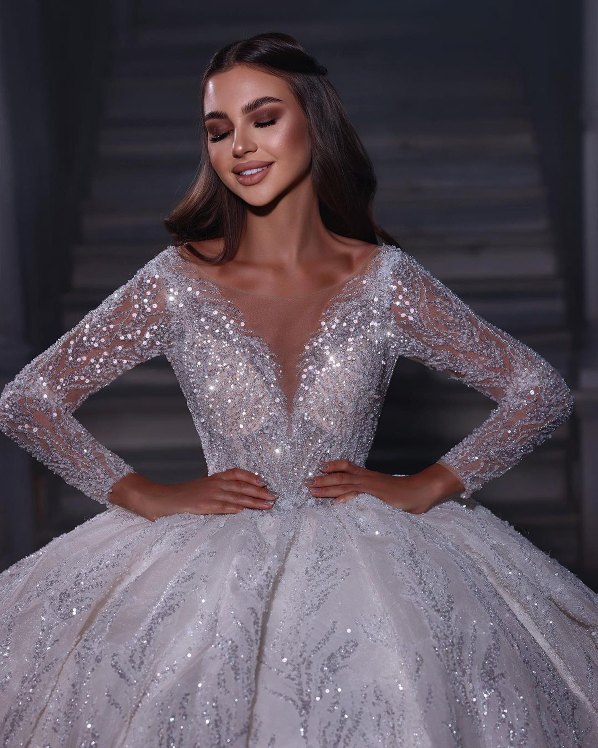 Luxury Ball Gown Wedding Dresses Sheer Neck Long Sleeves Bridal Gowns Sequins Sweep Train Dress For Bride Custom Made Vestido De Novia