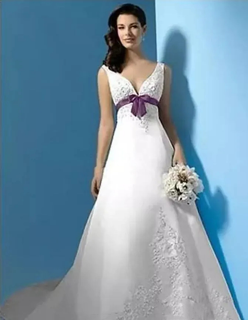 Vintage White And Purple A Line Wedding Dresses Lace Appliques Empire Waist Plus Size Bridal Gowns Sleeveless Long Elegant Satin Bride Dress 2024 Summ