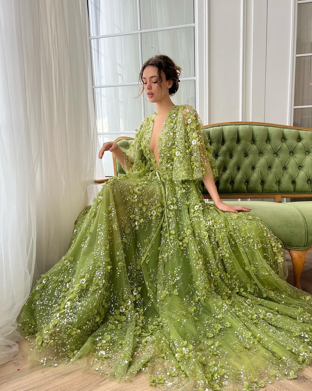 Green A Line Evening Dresses V Long Sleeves High Neck Prom Dress 3D Flowers Beads Special Ocn Gowns