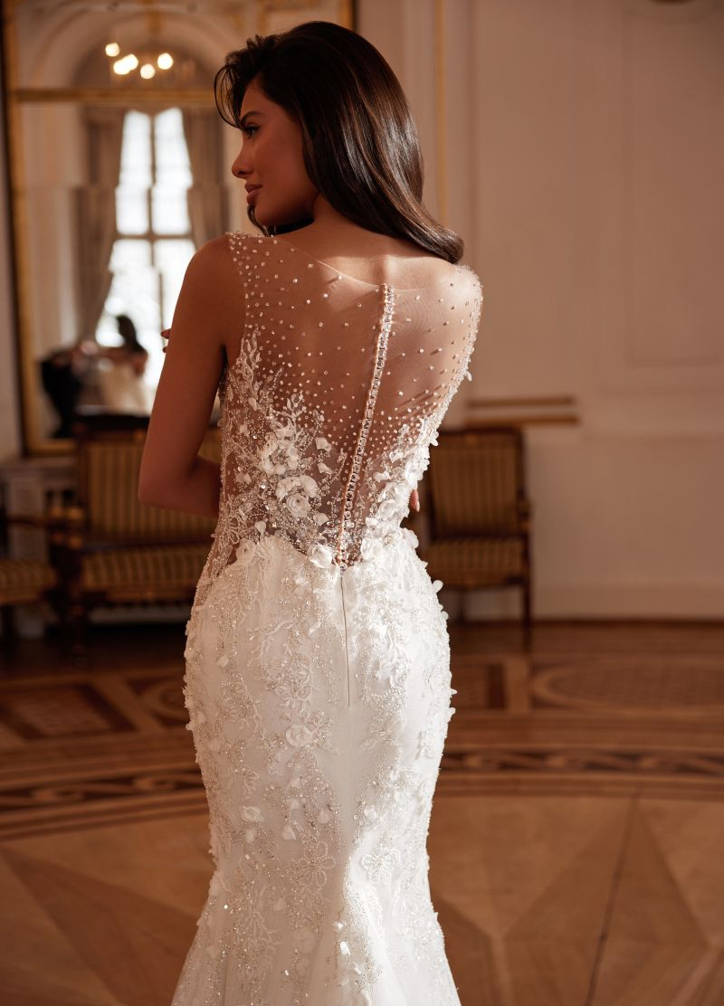 Elegant Mermaid Wedding Dresses Sequins Lace Bridal Gowns Sheer Neck 3D-Floral Appliques Sleeveless Bride Dresses Custom Made