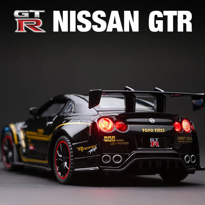 1 32 NISSAN GTR GT-R R35 Alloy Car Model Diecasts Toy Vehicles Toy Car Kid Toys For Children Gifts Boy Toy 240113