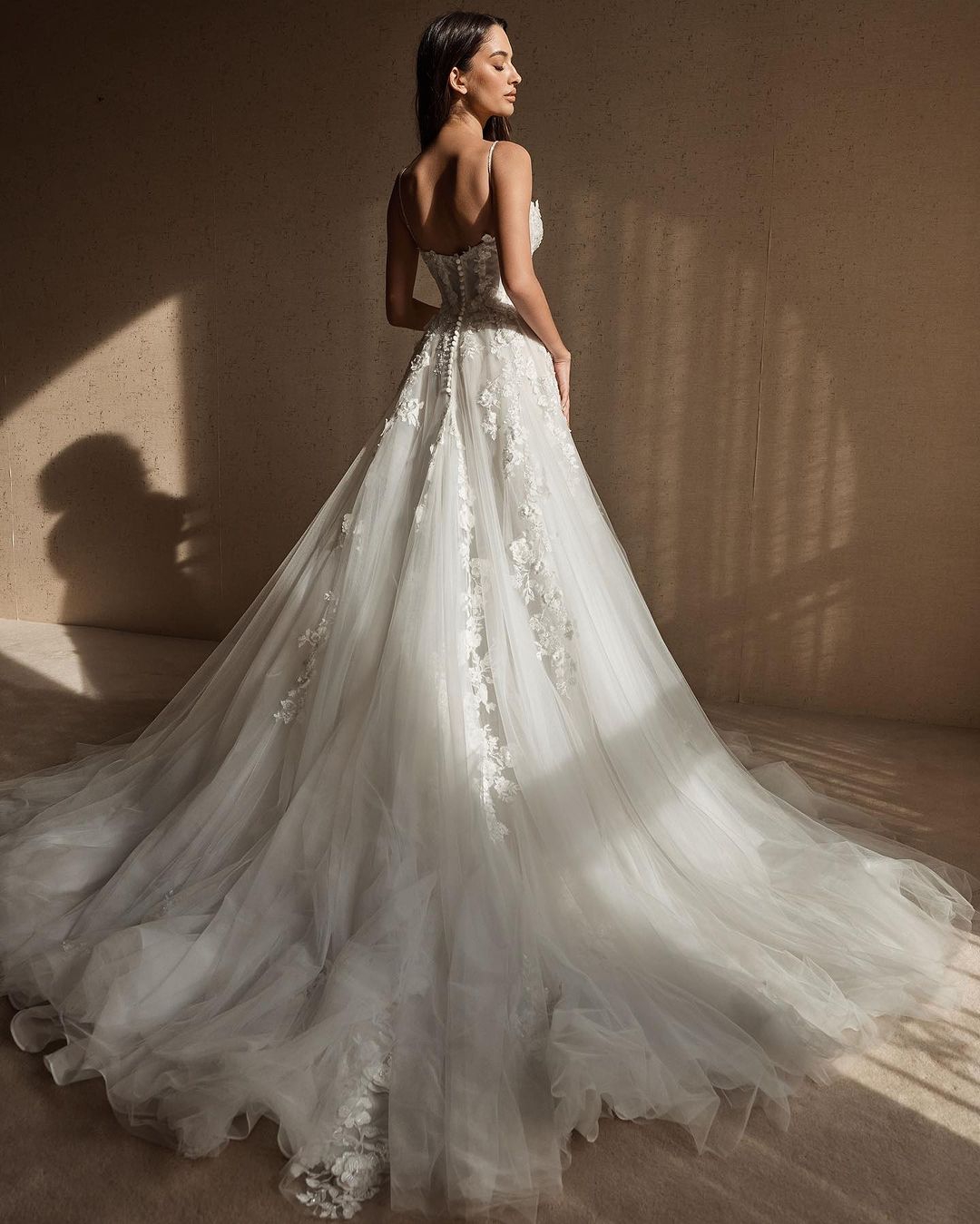 Sexy Applique A e Wedding Dresses Elegant Spaghetti Straps Bridal Gown Simple Lace vestidos de novia Custom Made
