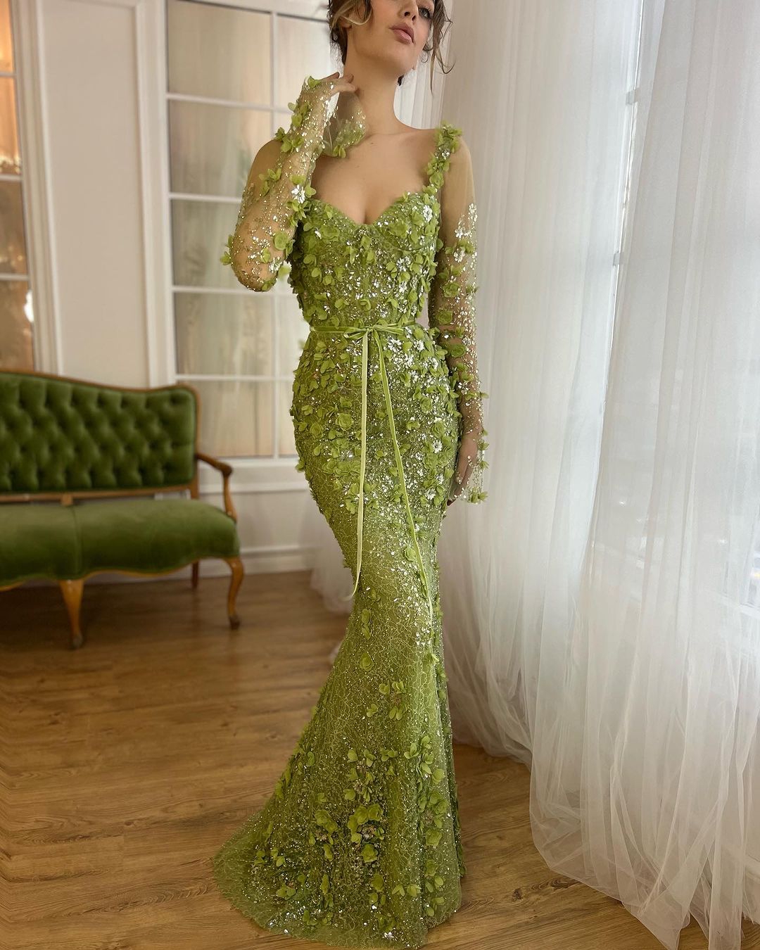 Green A Line Evening Dresses V Long Sleeves High Neck Prom Dress 3D Flowers Beads Special Ocn Gowns