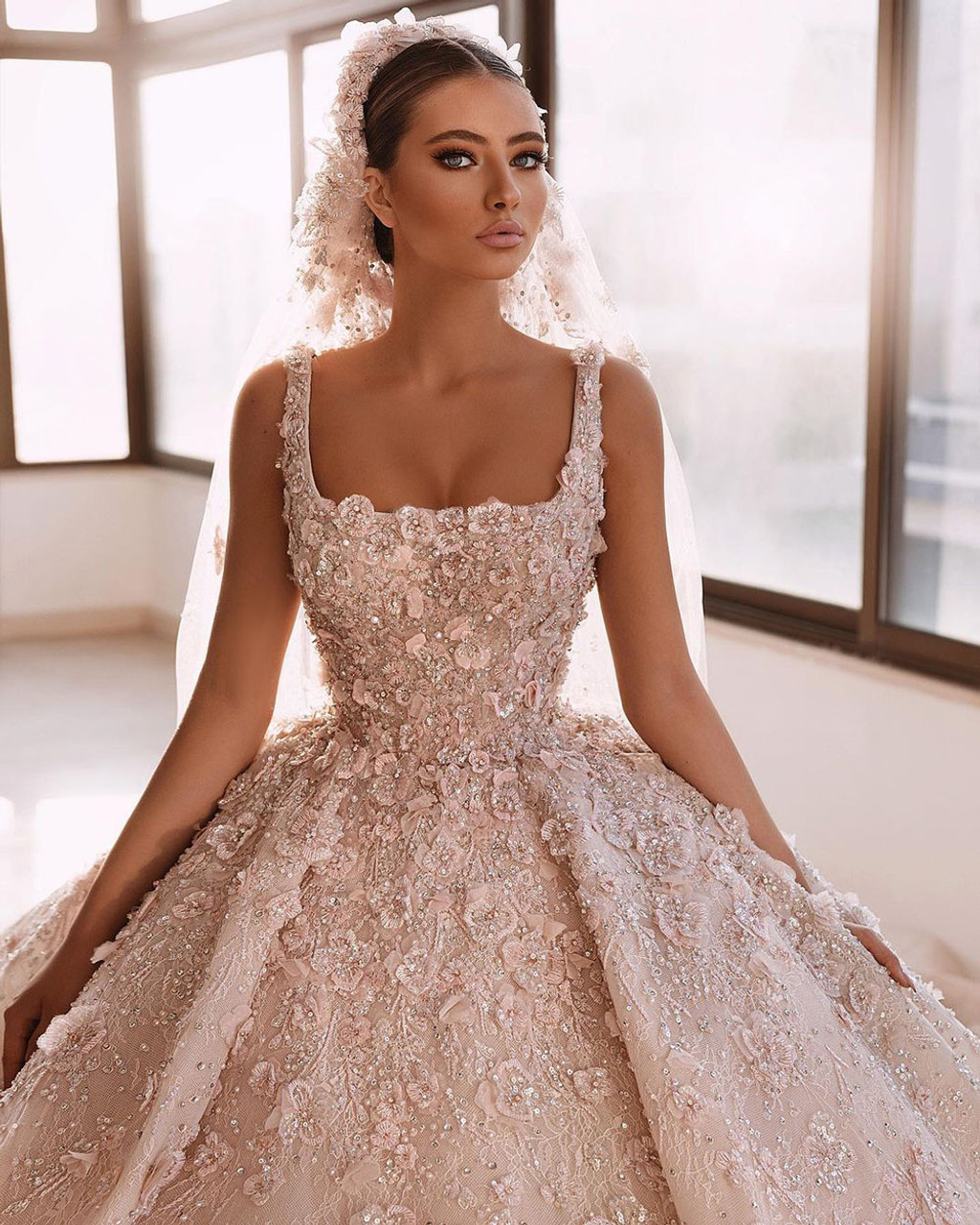 Alonlivn Elegant 3D Flowers Ball Gown Wedding Dress Sleeveless Square Collar Shiny Lace Bridal Gowns