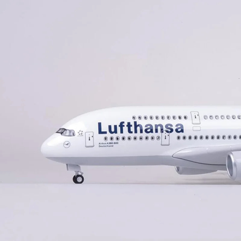 1/160 Scale 50.5CM Airline A380 Lufthansa Airplane Model W Light and Wheel Diecast Plastic Resin Plane For Collection 240116