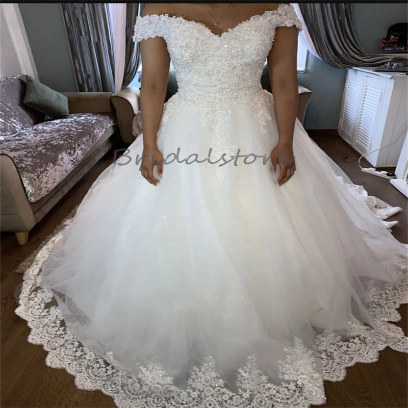 Spectacular Lace Country Wedding Dress 2024 Off Shoulders Court Train Appliques Church Garden Bridal Gowns Elegant Fancy Beaded Bride Dress Vestios De