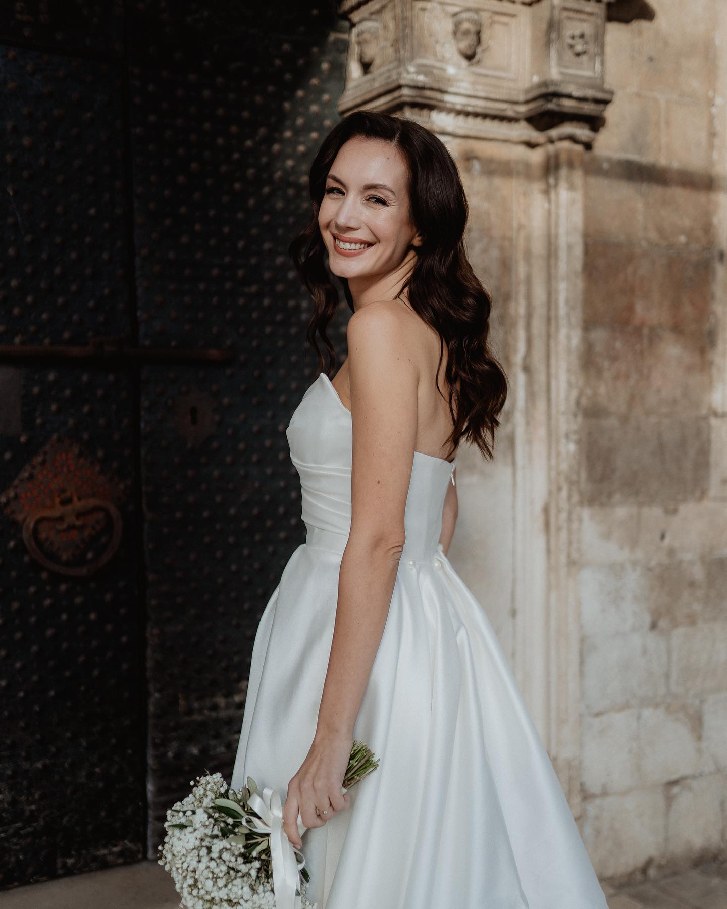 Elegant 2024 Satin Wedding Dresses Bridal Gowns Sweetheart Side Split Ruched Beach Boho Bride Dress with Detachable Sleeve