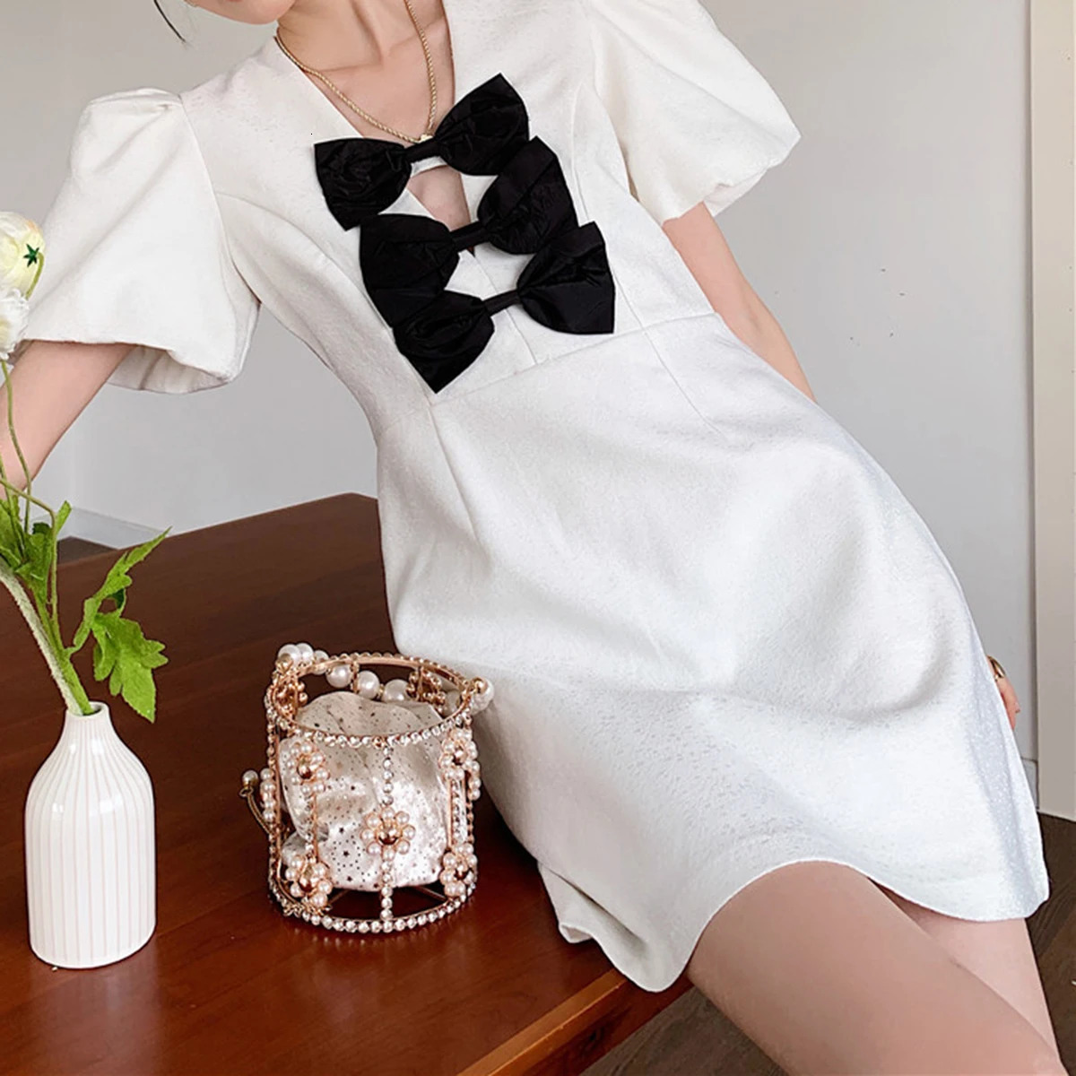 Bow Decor A-line Dresses Women Elegant Vintage Deep V-neck Puff Sleeve Mini Dress Korean Fashion Evening Party Vestidos 240117