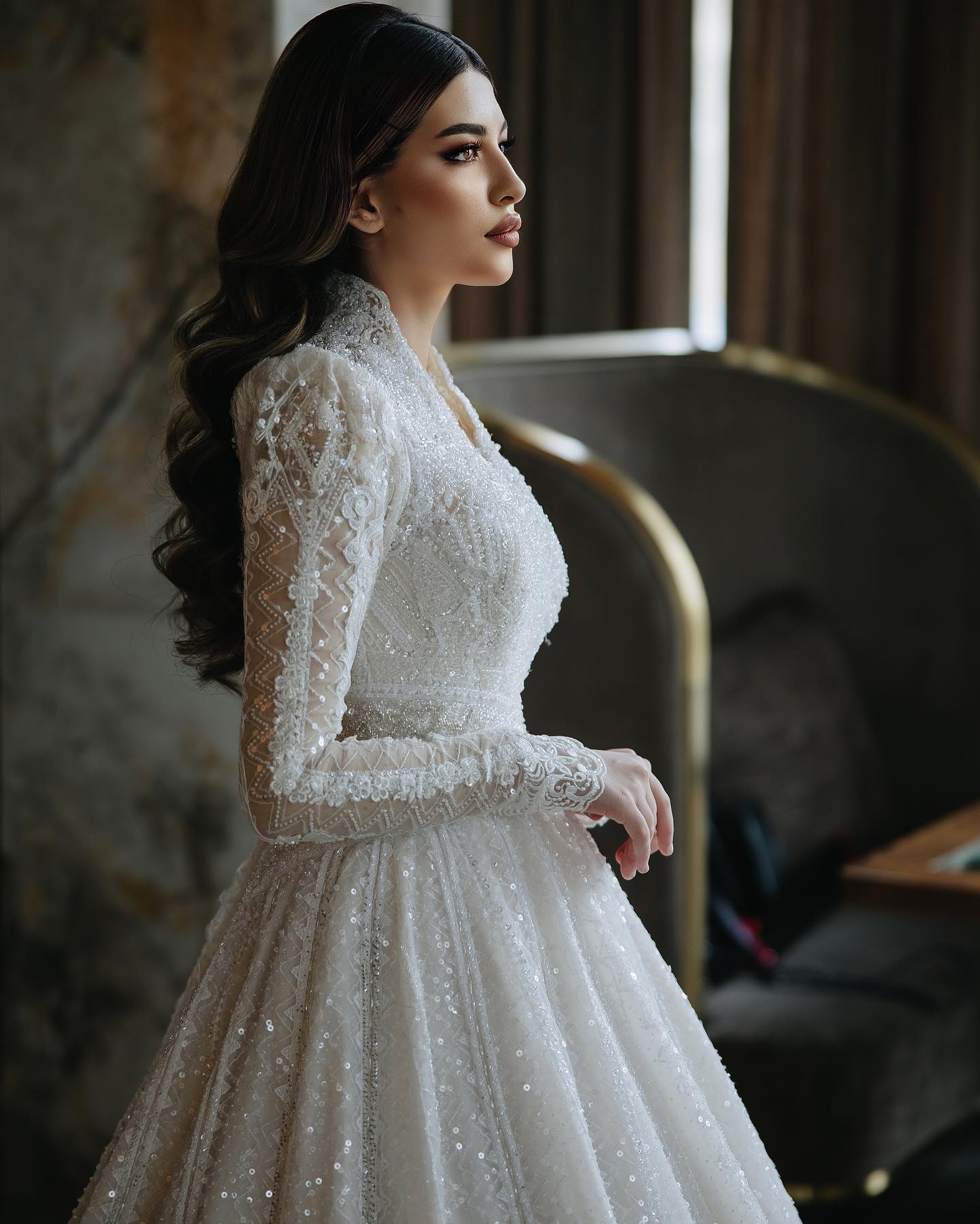 Glamorous A Line Wedding Dresses Lace Bridal Gowns Sequins Beaded Illusion Long Sleeves Bride Dresses Custom Made