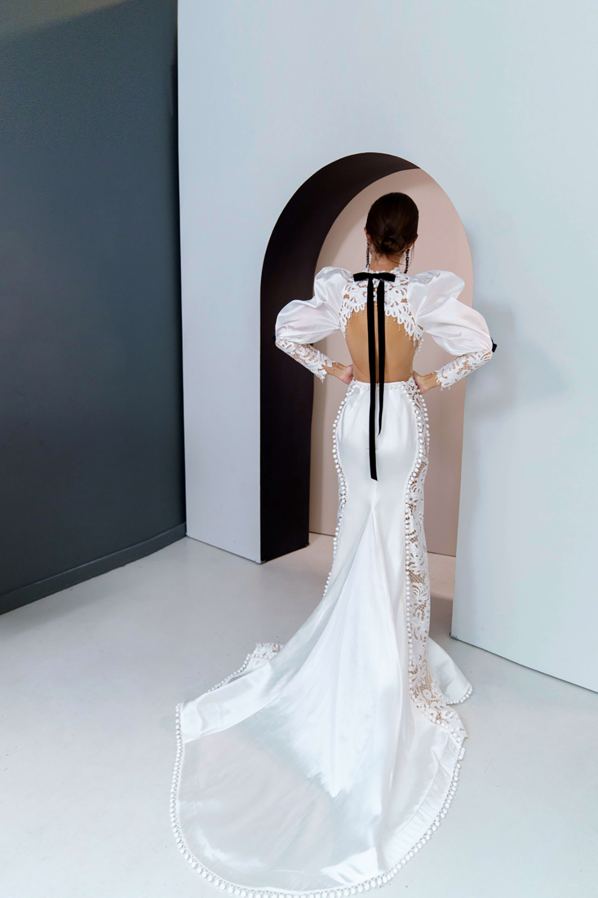 Modern Lace Mermaid Wedding Dresses Long Sleeves Bridal Gowns Backless Satin Sweep Train Bride Dresses Custom Made