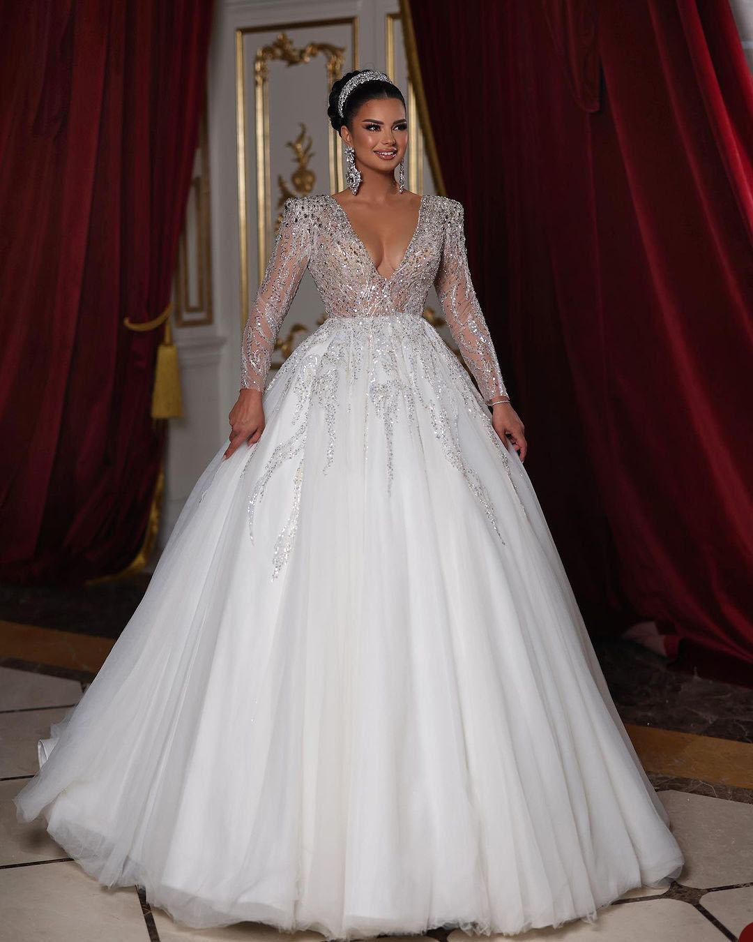 Simple V Neck A Line Wedding Dresses Elegant Sequined Lace Long Sleeve Bridal Gown Illusion Floor Length vestidos de novia