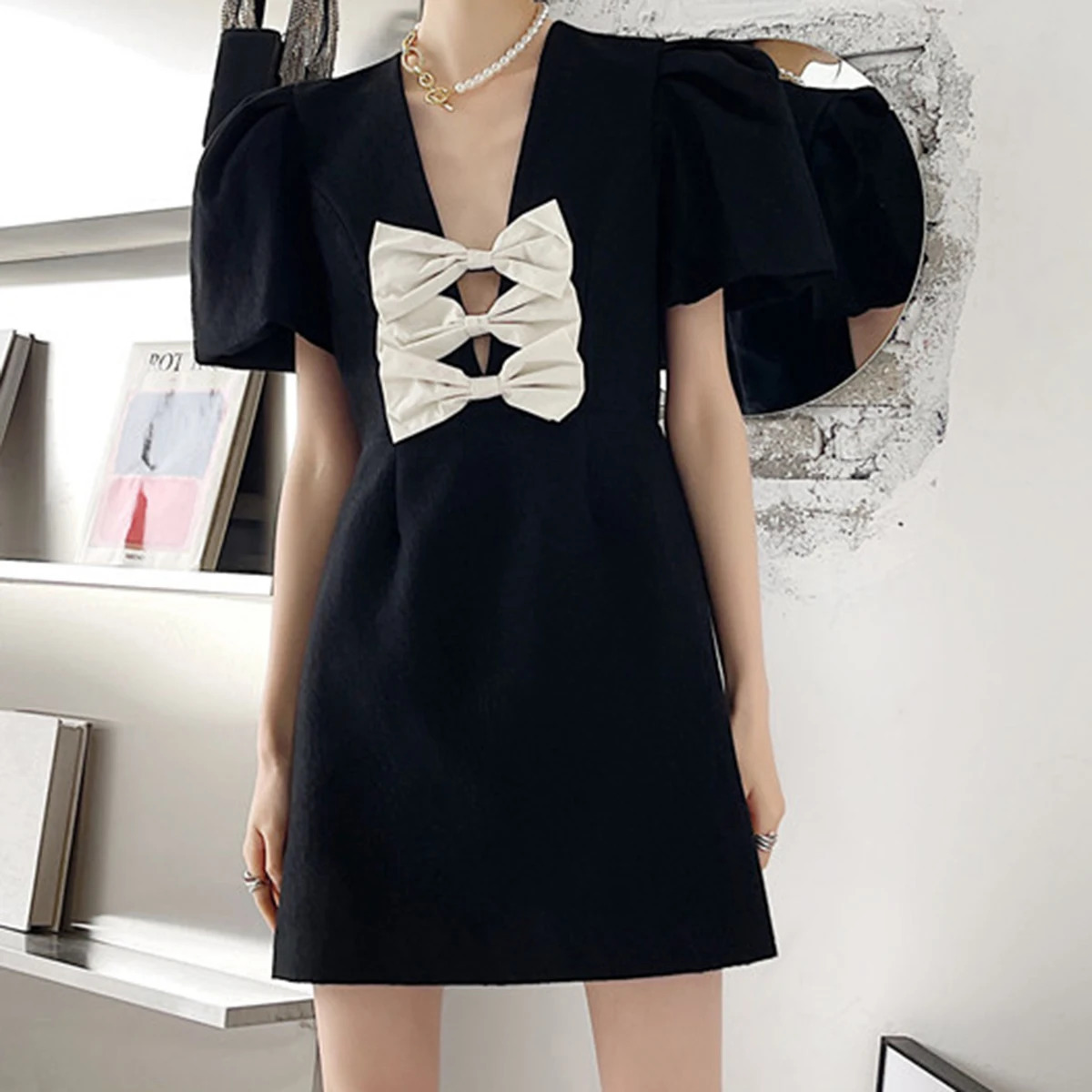 Bow Decor A-line Dresses Women Elegant Vintage Deep V-neck Puff Sleeve Mini Dress Korean Fashion Evening Party Vestidos 240117